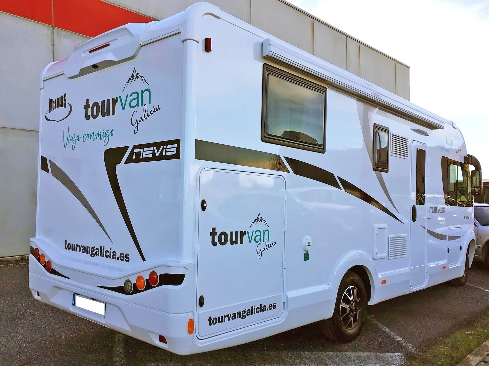 Camas traseras de autocaravana de alquiler en Galicia