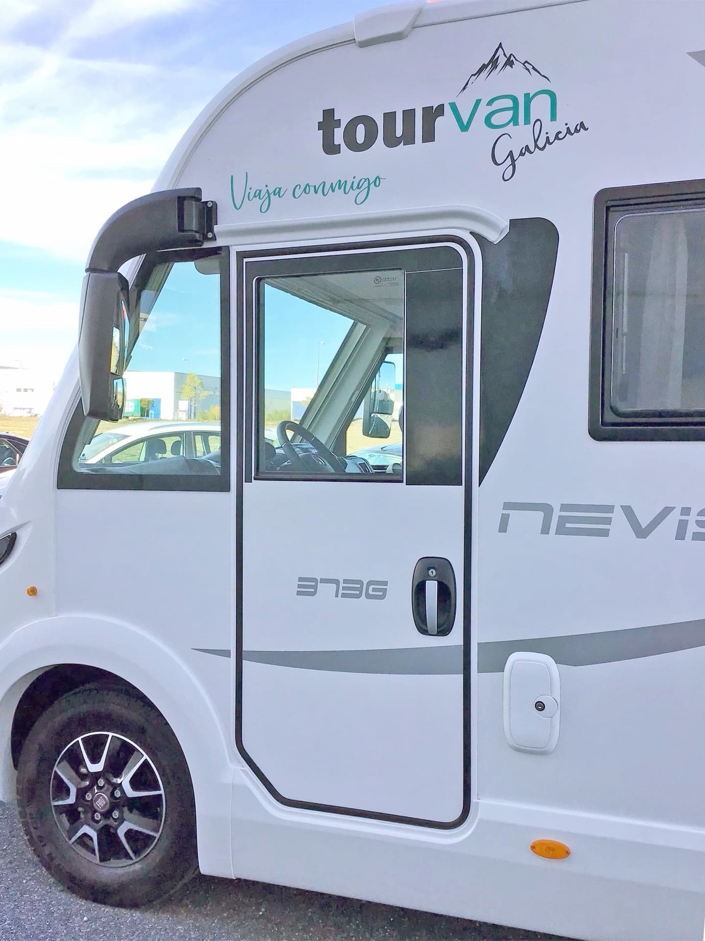 Iluminación LED de autocaravana de alquiler en Galicia